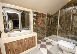 Отдельностоящая вилла 3+1 с мебелью в Асланбуджаке Кемере