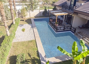 Отдельностоящая вилла 3+1 с мебелью в Асланбуджаке Кемере