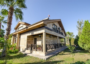 Отдельностоящая вилла 3+1 с мебелью в Асланбуджаке Кемере