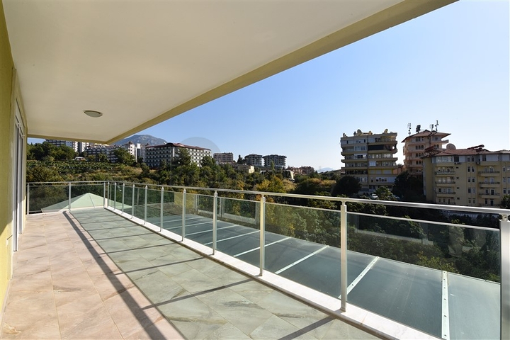 Двухуровневая квартира планировки 4+1 в Кестеле