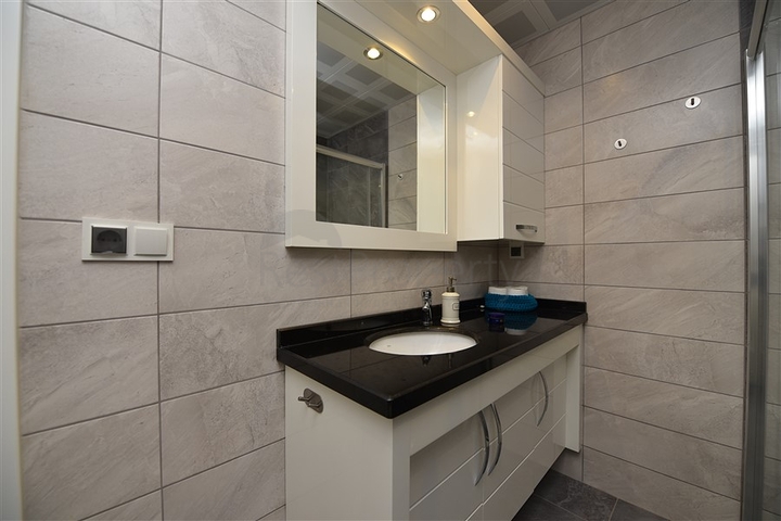 Двухуровневая квартира планировки 4+1 в Кестеле