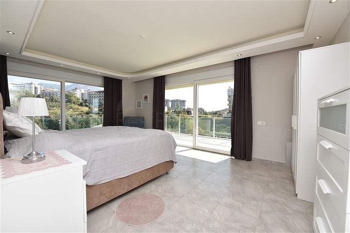 Двухуровневая квартира планировки 4+1 в Кестеле