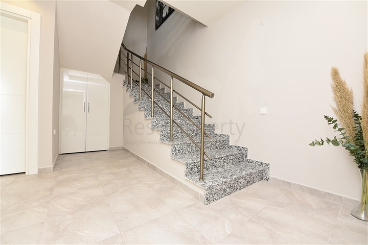 Двухуровневая квартира планировки 4+1 в Кестеле