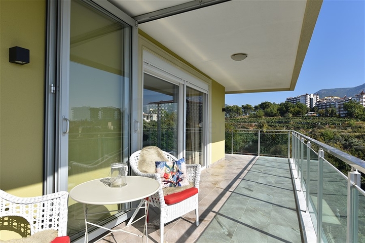 Двухуровневая квартира планировки 4+1 в Кестеле