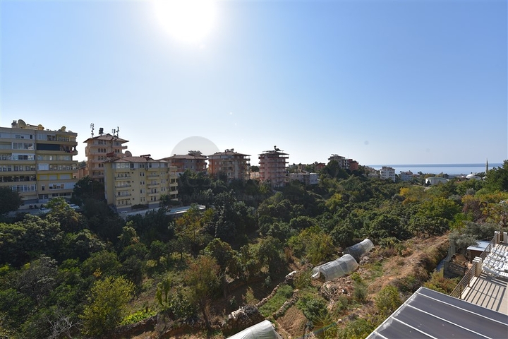 Двухуровневая квартира планировки 4+1 в Кестеле