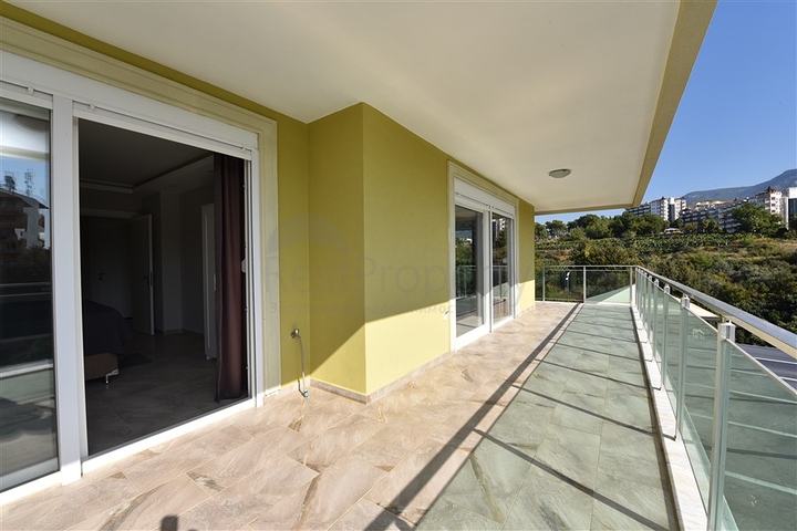 Двухуровневая квартира планировки 4+1 в Кестеле