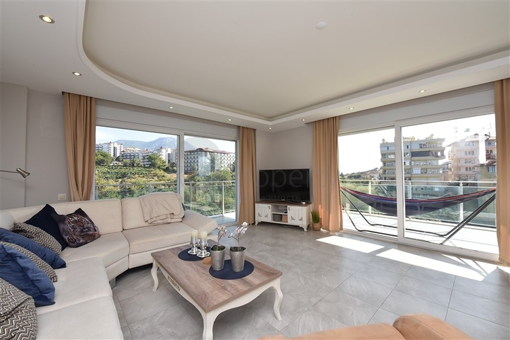 Двухуровневая квартира планировки 4+1 в Кестеле