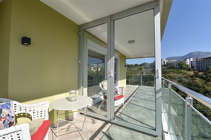 Двухуровневая квартира планировки 4+1 в Кестеле