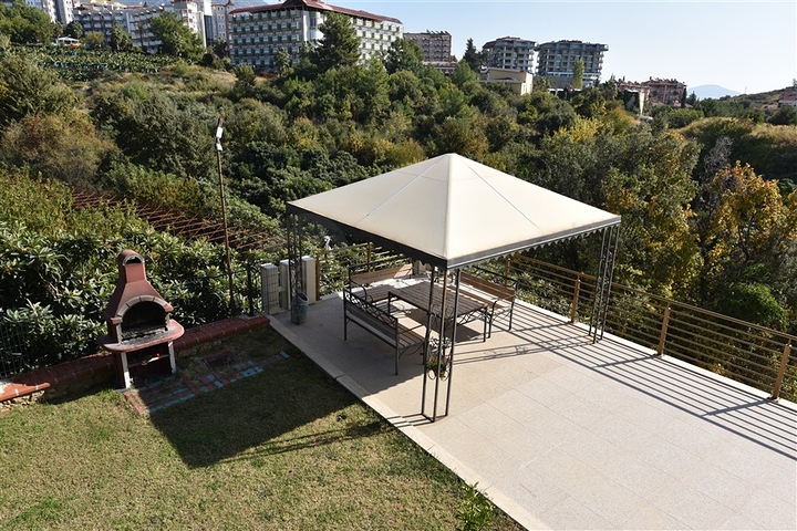 Двухуровневая квартира планировки 4+1 в Кестеле