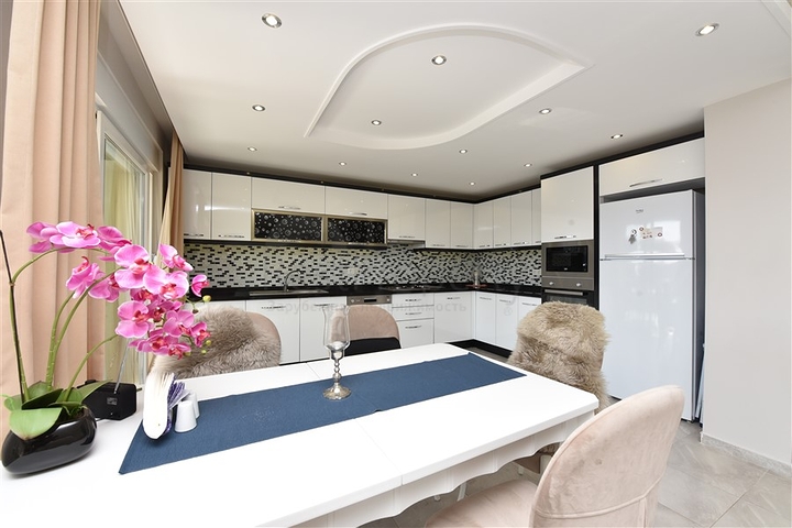 Двухуровневая квартира планировки 4+1 в Кестеле