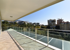 Двухуровневая квартира планировки 4+1 в Кестеле