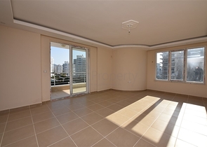 Трехкомнатная квартира в районе Махмутлар