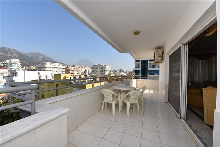 Меблированная квартира с двумя спальнями в Махмутларе 