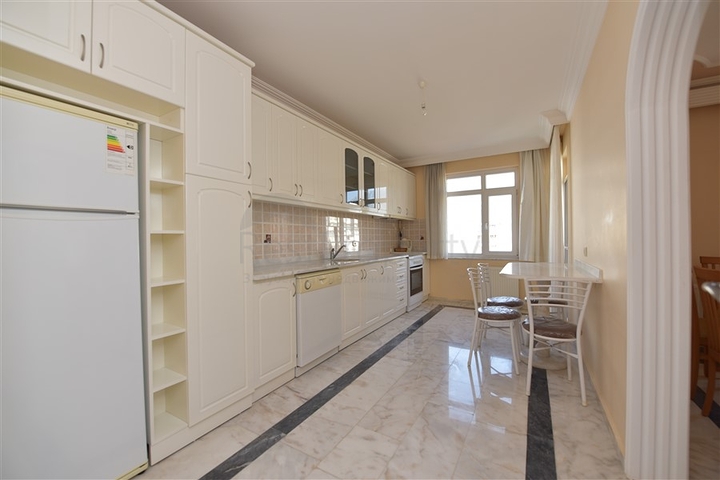 Меблированная квартира с двумя спальнями в Махмутларе 