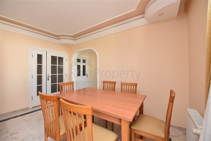 Меблированная квартира с двумя спальнями в Махмутларе 