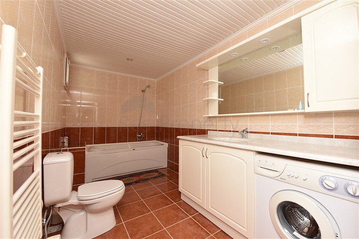 Меблированная квартира с двумя спальнями в Махмутларе 