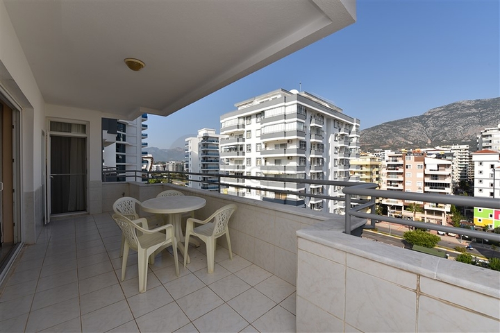 Меблированная квартира с двумя спальнями в Махмутларе 