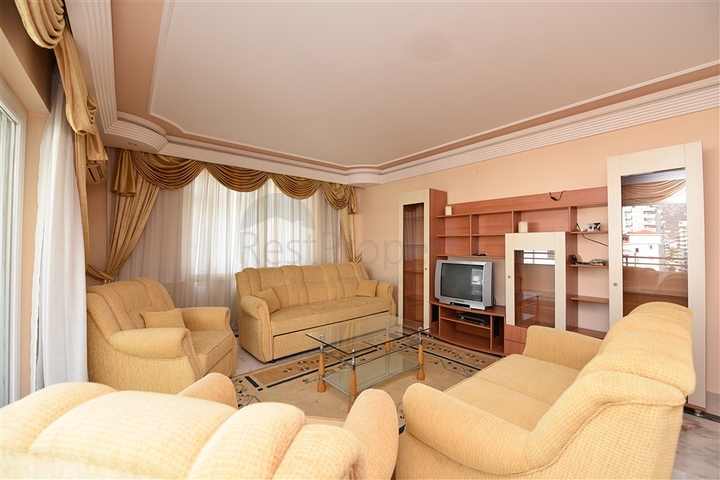 Меблированная квартира с двумя спальнями в Махмутларе 