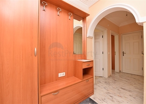 Меблированная квартира с двумя спальнями в Махмутларе 