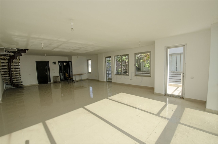 Продажа бизнес центра в районе Лара Анталья