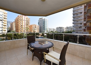 Меблированная квартира планировки 2+1 в Махмутларе