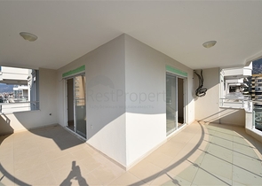 Трехкомнатная квартира в районе Махмутлар