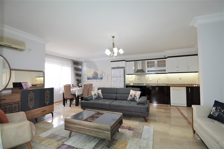 Трёхкомнатная квартира с мебелью в районе Оба