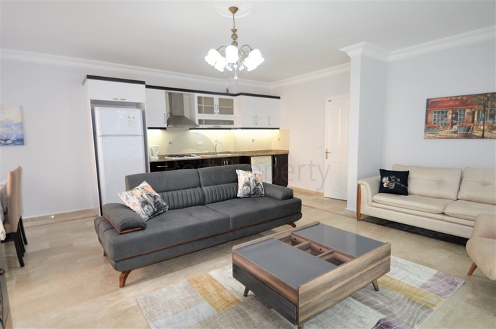 Трёхкомнатная квартира с мебелью в районе Оба