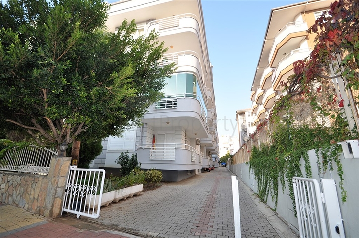 Трёхкомнатная квартира с мебелью в районе Оба