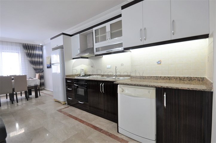 Трёхкомнатная квартира с мебелью в районе Оба