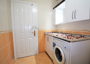 Трёхкомнатная квартира с мебелью в районе Оба