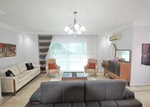 Трёхкомнатная квартира с мебелью в районе Оба