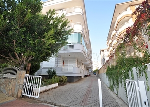 Трёхкомнатная квартира с мебелью в районе Оба