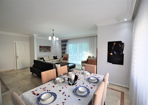 Трёхкомнатная квартира с мебелью в районе Оба