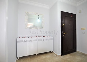 Трёхкомнатная квартира с мебелью в районе Оба