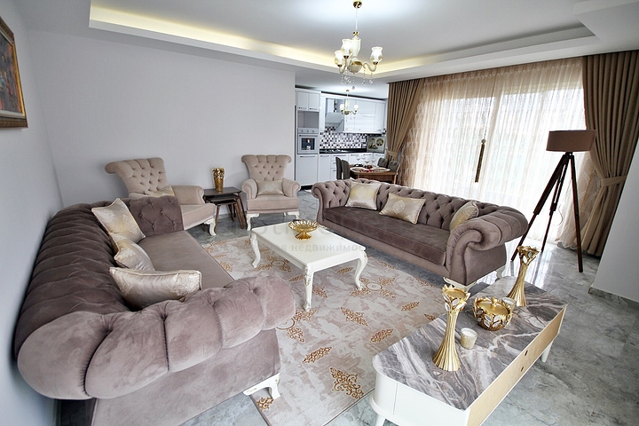 Трехкомнатная квартира с мебелью в Махмутларе