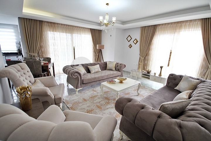 Трехкомнатная квартира с мебелью в Махмутларе