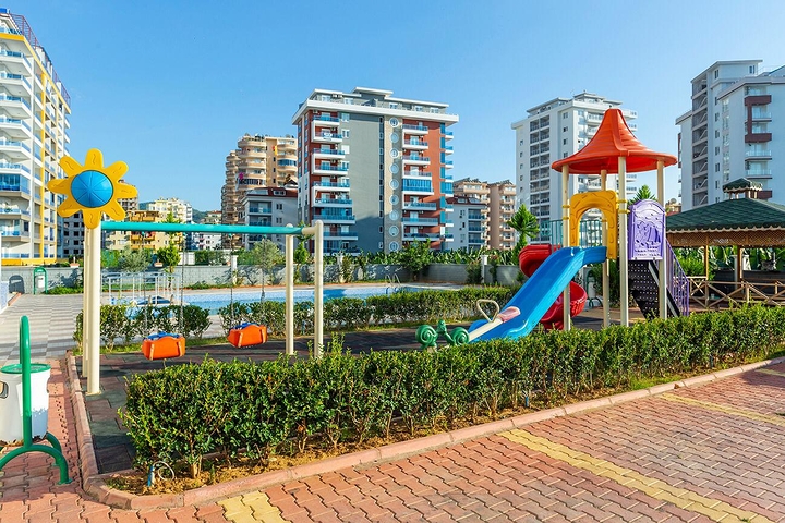 Трехкомнатная квартира с мебелью в Махмутларе