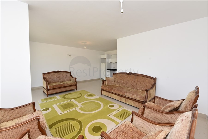 Большой пентхаус с видом на горы в Демирташе