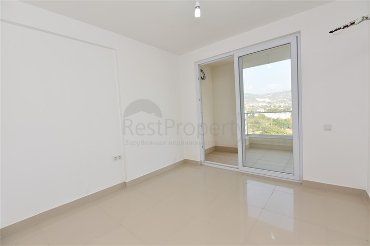 Большой пентхаус с видом на горы в Демирташе