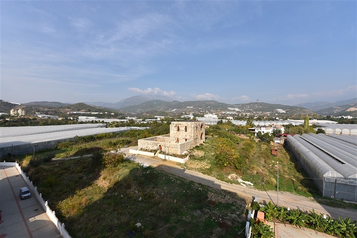 Большой пентхаус с видом на горы в Демирташе