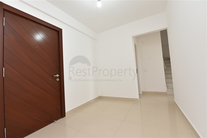 Большой пентхаус с видом на горы в Демирташе