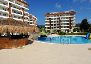 Большой пентхаус с видом на горы в Демирташе