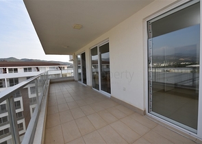 Большой пентхаус с видом на горы в Демирташе