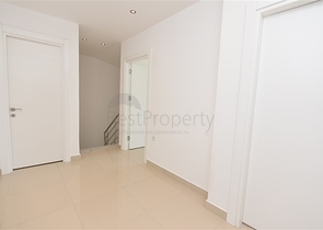 Большой пентхаус с видом на горы в Демирташе