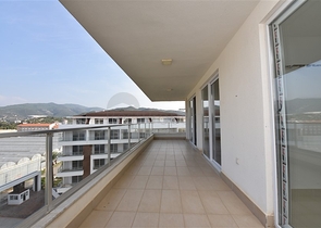 Большой пентхаус с видом на горы в Демирташе