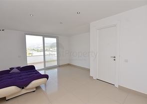 Большой пентхаус с видом на горы в Демирташе