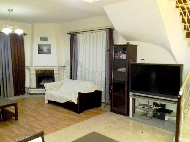 Триплекс вилла 4+1 с мебелью в Кемере 