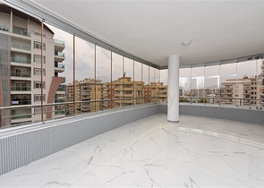 Трехкомнатная квартира в районе Махмутлар