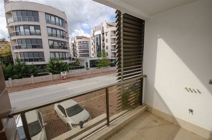 Квартира 1+1 в микрорайне Лиман Коньяалты 600 м до моря